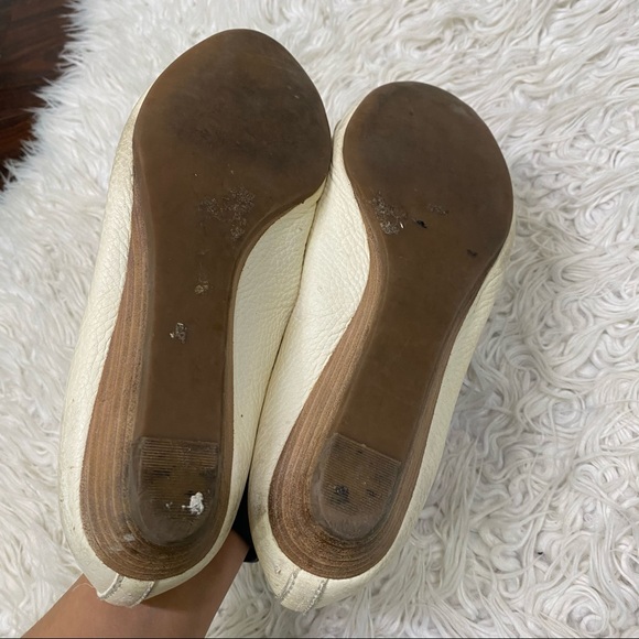 Tory Burch Off White Miller Leather Wedge Heel - Picture 6 of 6